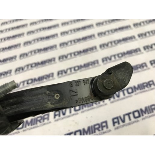 Обмежувач передніх дверей Opel Zafira B 2005-2011 13227947